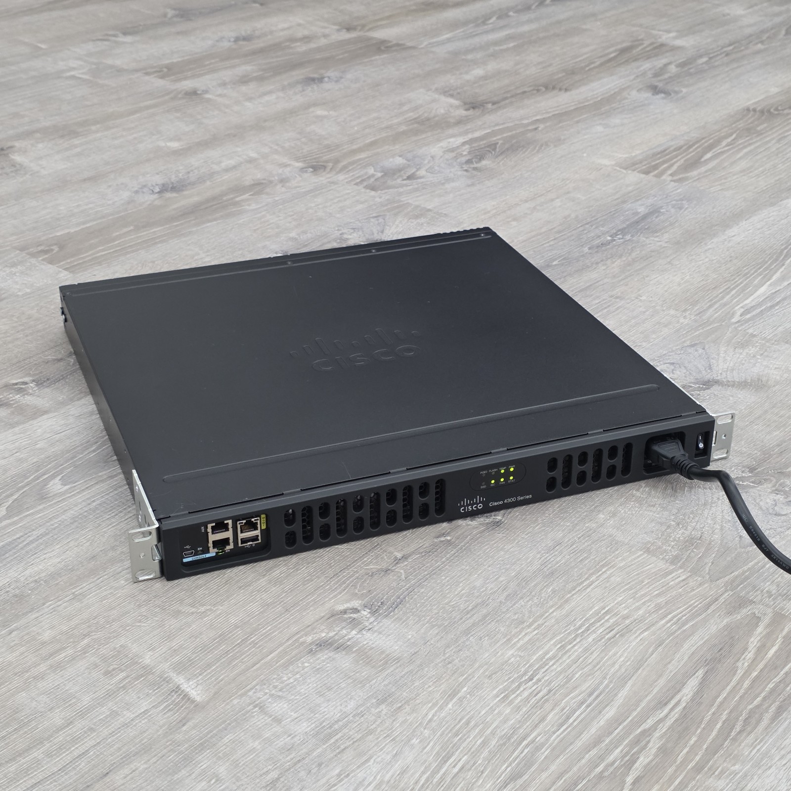 Cisco ISR4331/K9 LOADED UCS-EN120S-M2/K9 Server PVDM4-128 Voice Gateway 3xGE