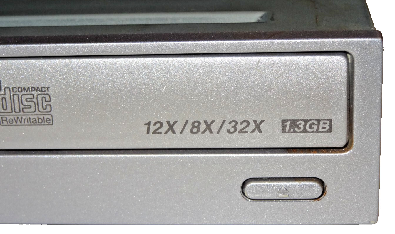 **RARE** Sony CRX200E DDCD-R/RW DRIVE (DOUBLE DENSITY CDR/RW 1.3GB) Collectors