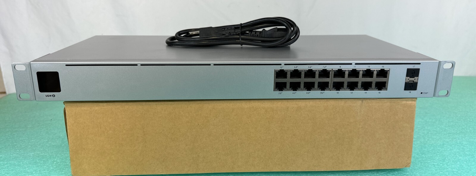 Ubiquiti UniFi USW-16-POE Gen2 16-Port Gigabit Ethernet PoE Switch