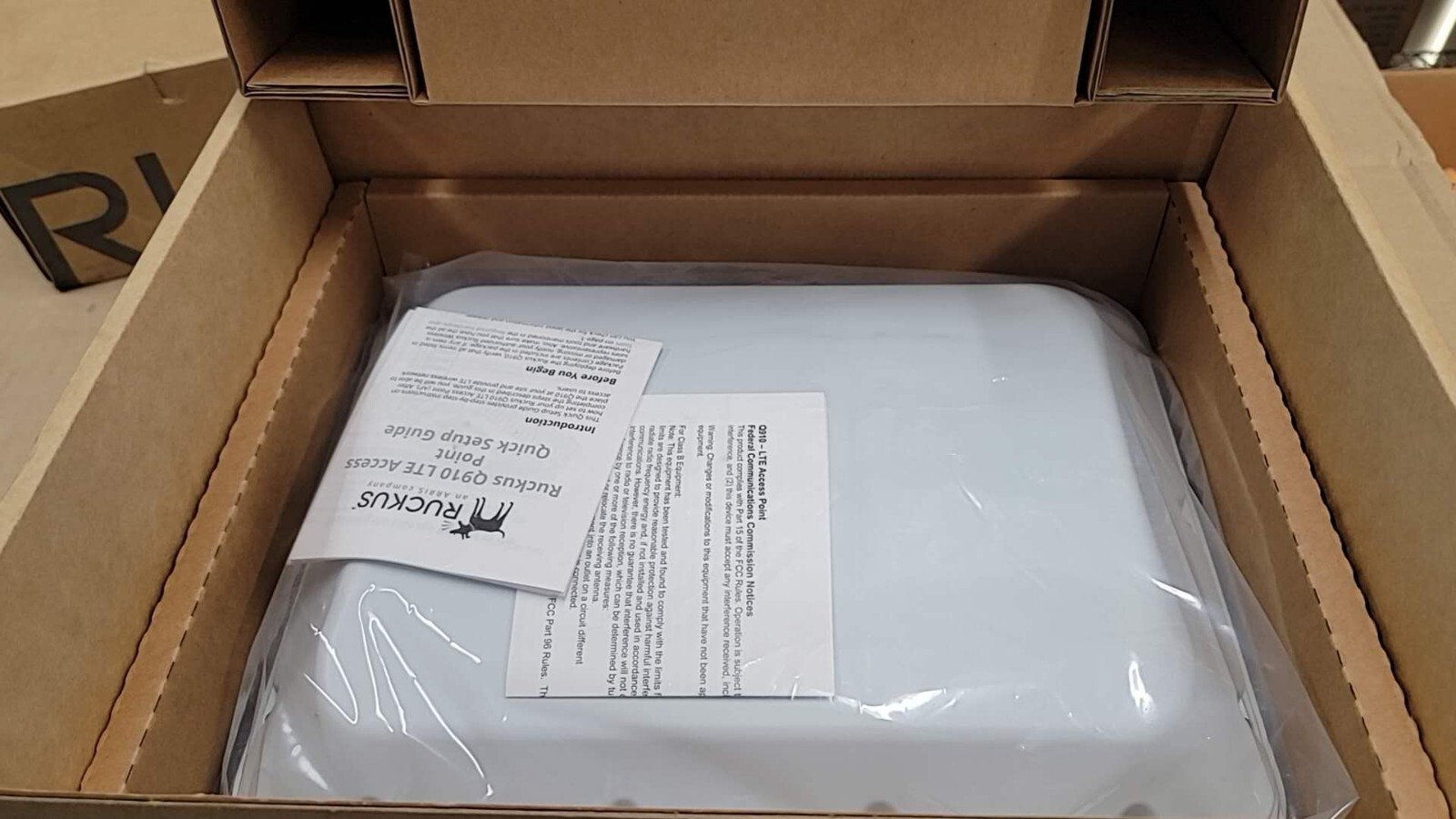 Ruckus Q910 Outdoor LTE Wireless Access Point 200Mbps 1W EIRP P01-Q910-US02
