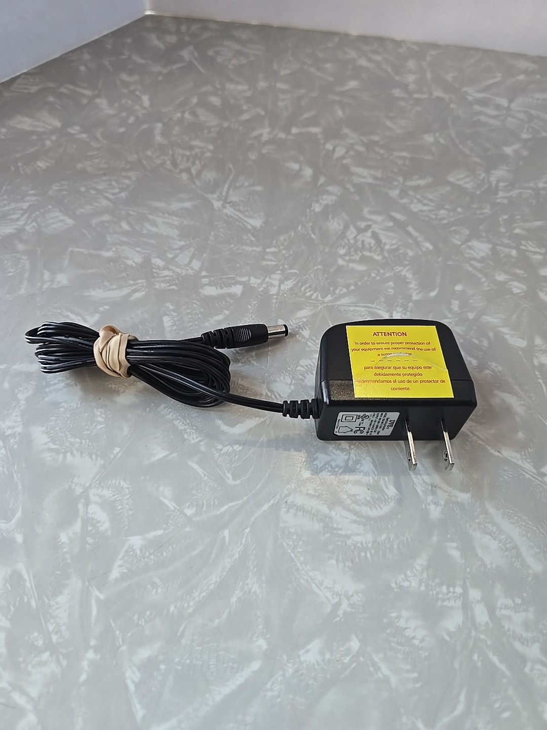 DVE Switching Adapter Model DSA-5W-12 AUS 