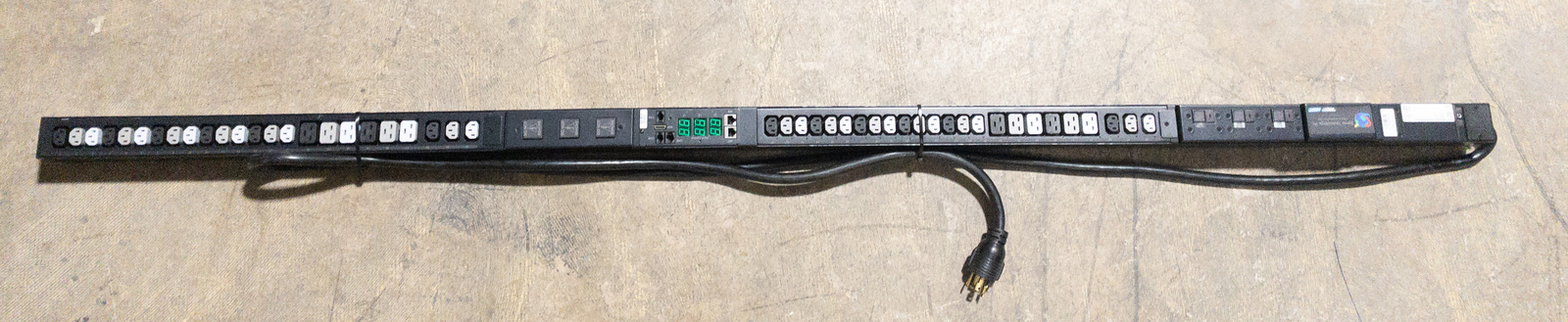 SERVER TECHNOLOGY C2W48CE-DCMFAM66 36xC13 12xC19 208V  8.6kW*