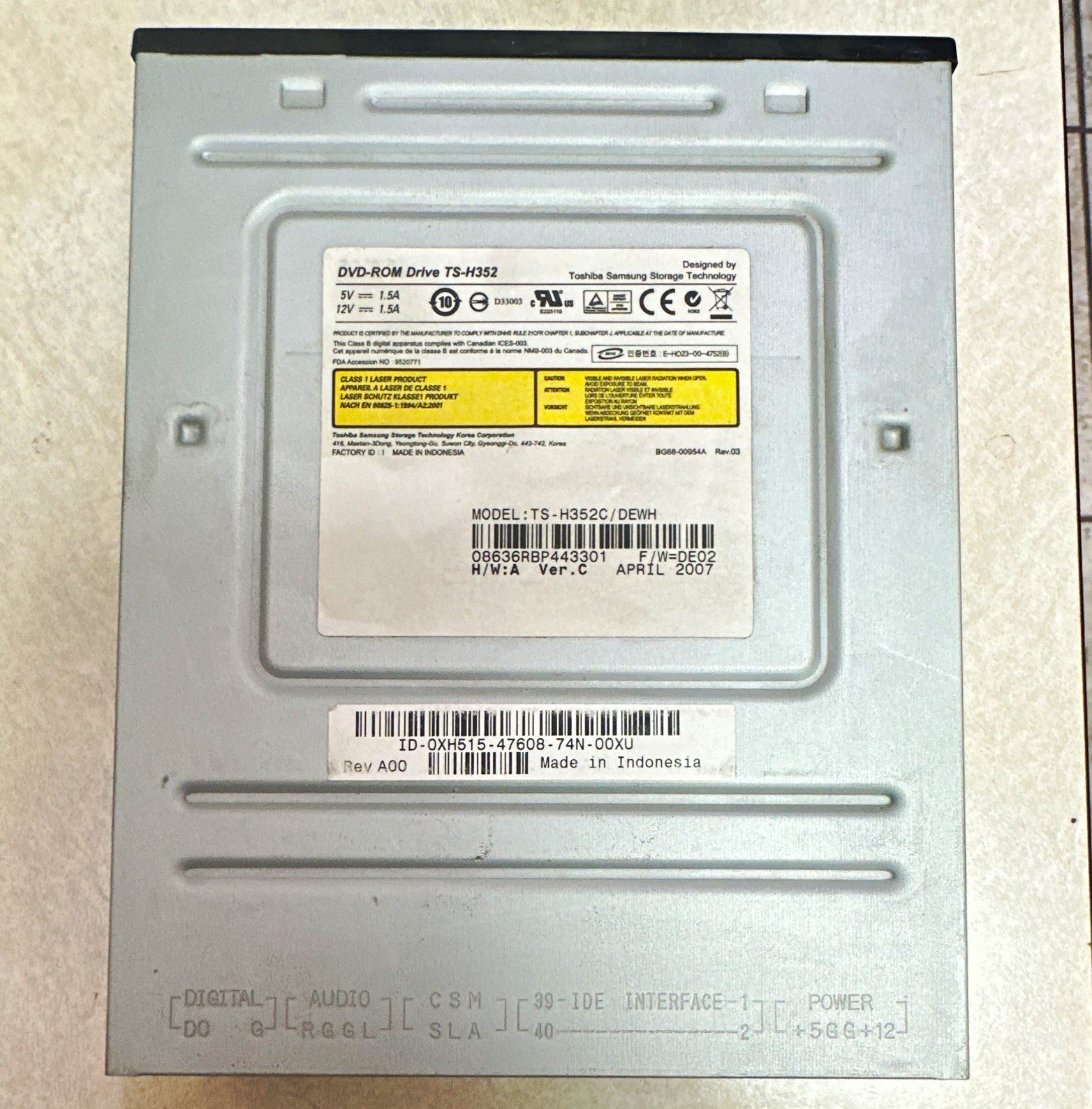 Toshiba Samsung TS-H352C/DEWH 5.25" Internal IDE DVD-ROM Drive Silver PC