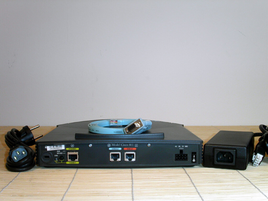 Cisco 801 ISDN Router 12MB RAM 8MB Flash
