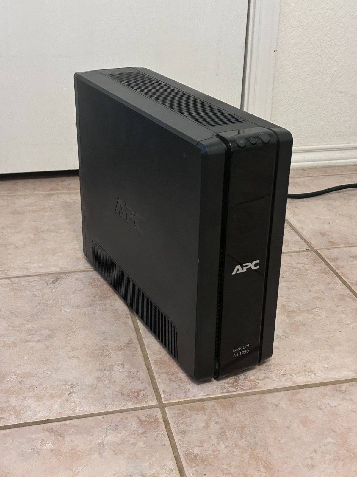 APC Back-UPS NS 1250 No Batteries No Shipping Local DFW Pickup Only