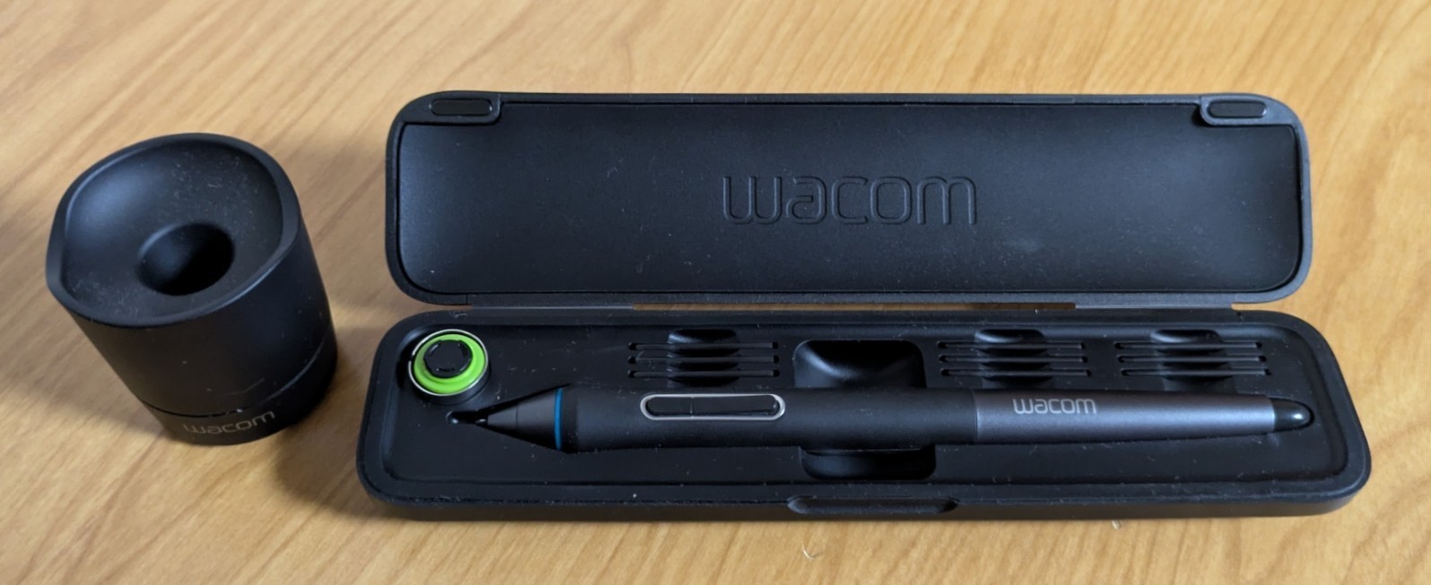 Wacom KP-503E Pro Pen with Pen Case Pen Stand Holder and Nibs Excellent