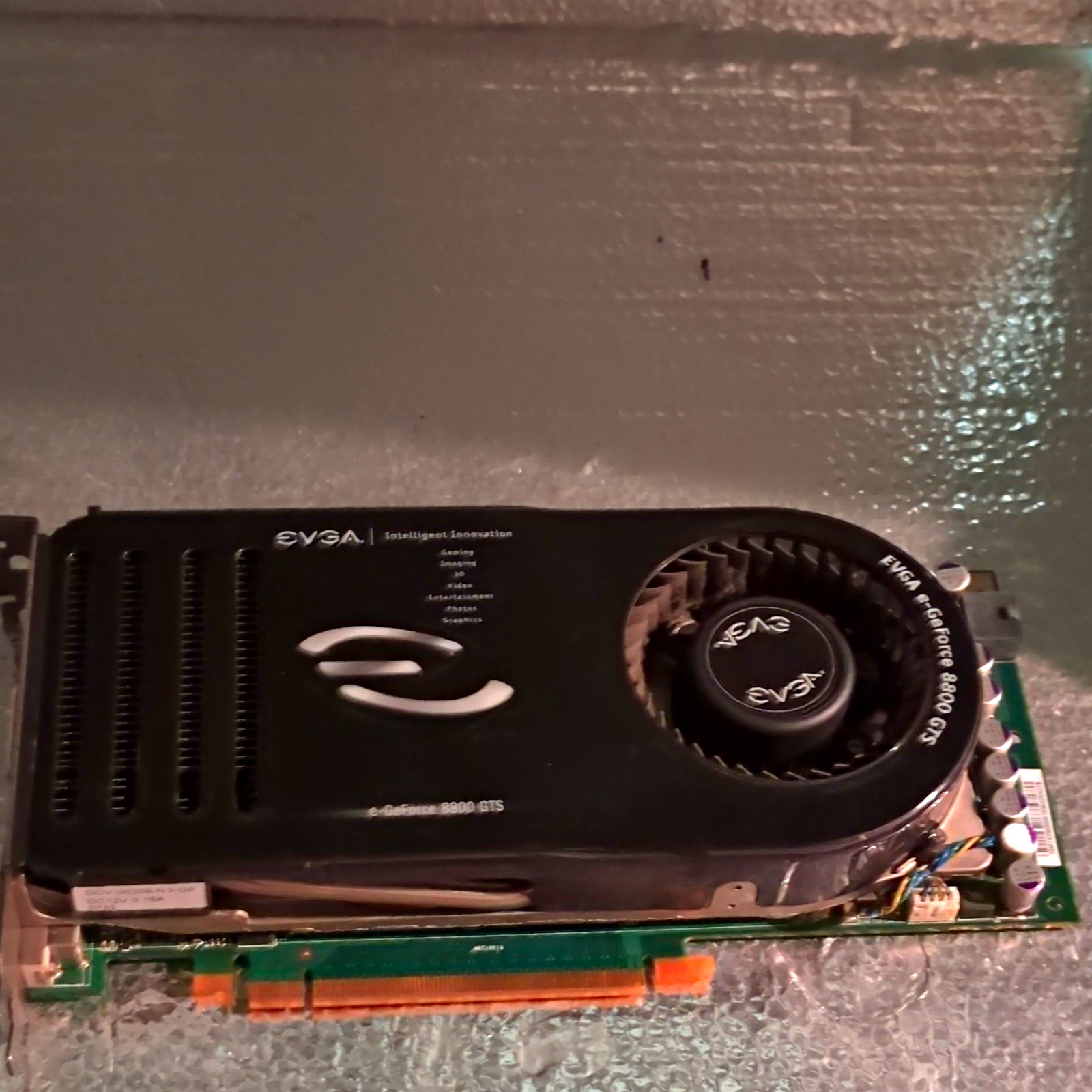 EVGA NVIDIA GeForce 8800 GTS 320MB GDDR3 PCIe x16 DVI CUDA Multi-Monitor