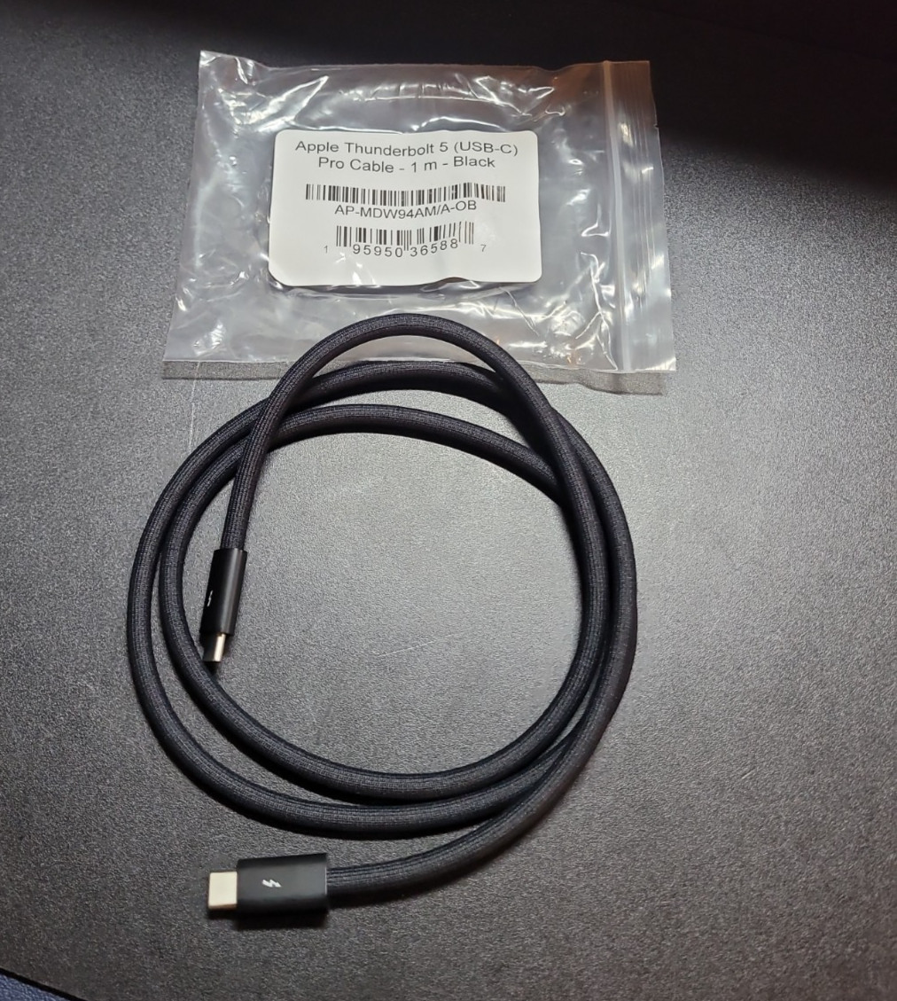 Apple Thunderbolt 5 USB-C Pro Cable 1m Black 240W High Speed Data Charging OEM