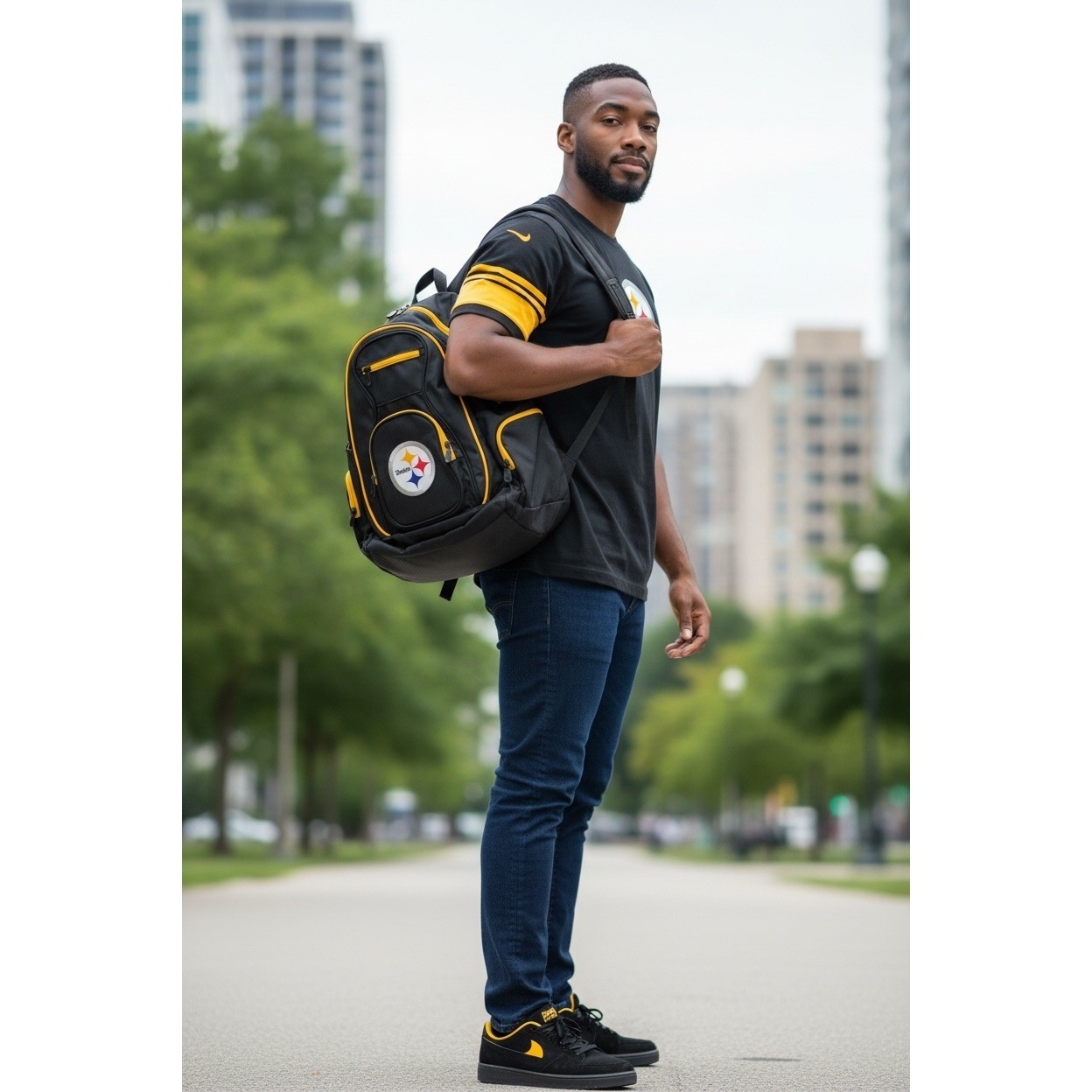 Mojo Licensing NFL Pittsburgh Steelers 19in Laptop Backpack Black Yellow L708