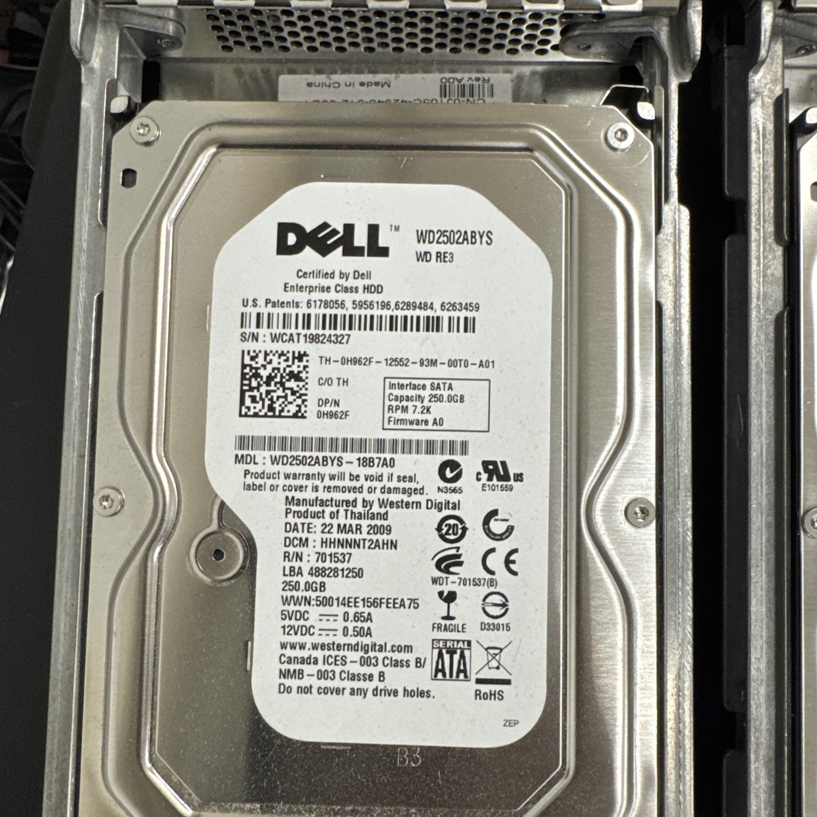 Dell WD2502ABYS-18B7A0 250GB 7.2k SAS 3G LFF Hard Drive with Tray