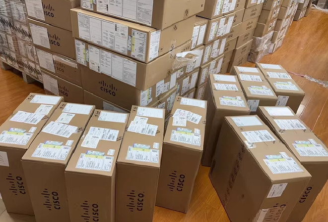 New Cisco DS-C9148S-D12P8K9 16G Multilayer Fabric Switch MDS Fast Delivery
