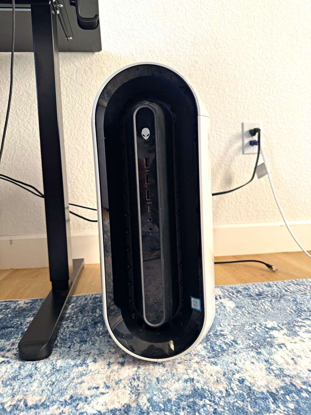 Alienware Aurora Series Gaming Desktop and Alienware monitor 25 inch 240hz