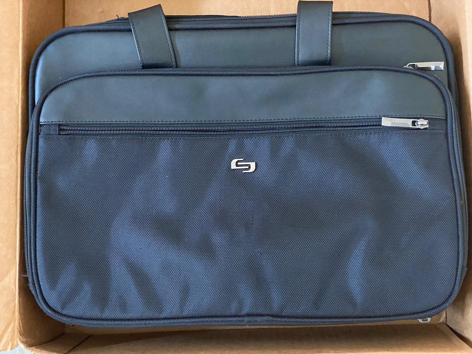 ***Solo Briefcase (Portfolio) - Fits Up to 15" Laptop - Excellent Condition***