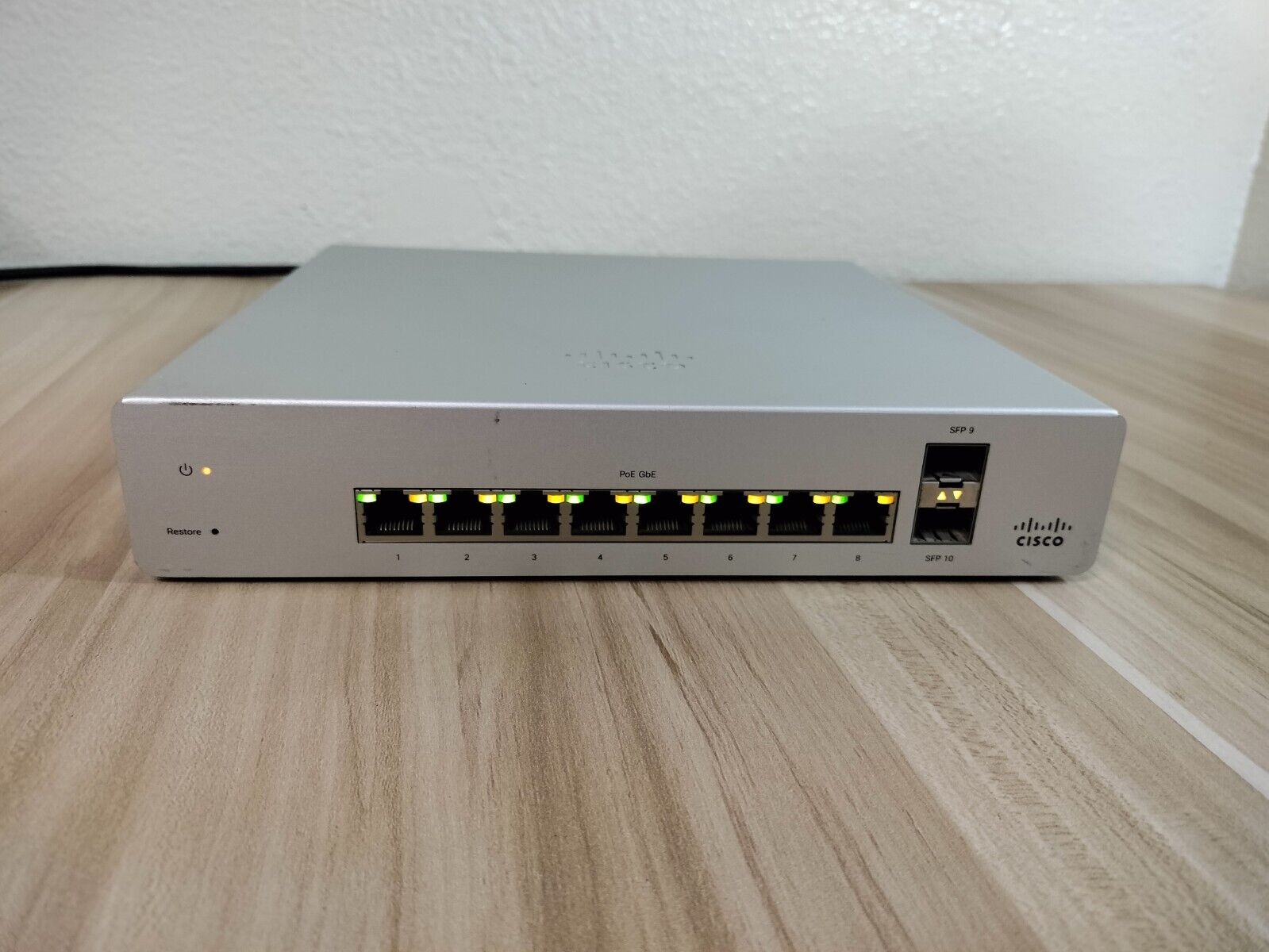 Meraki Cisco (MS220-8P-HW) 8-Port Gigabit PoE Switch *READ DESC*