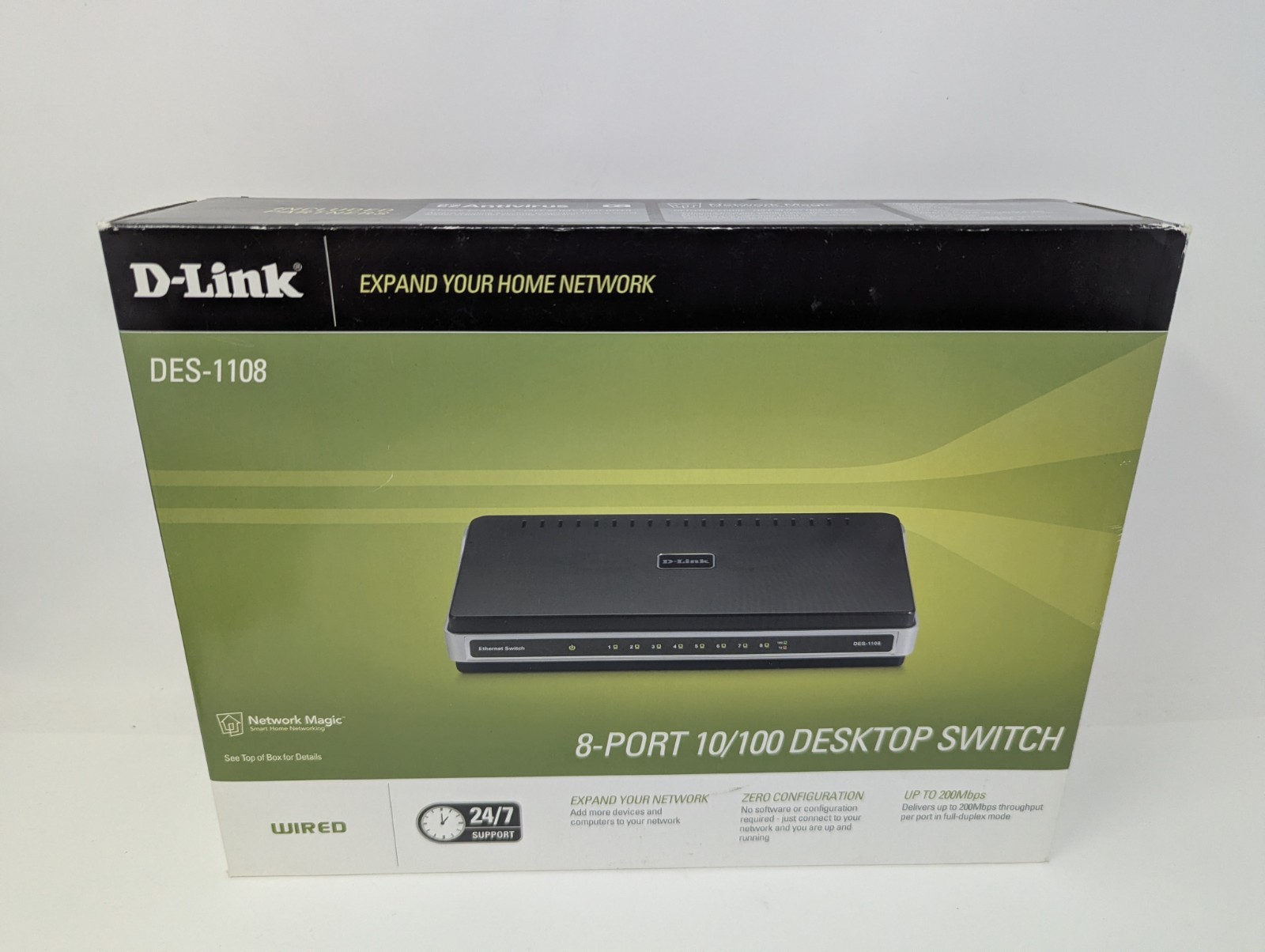 D-Link DES1108 - 8-Port Ethernet Desktop Switch