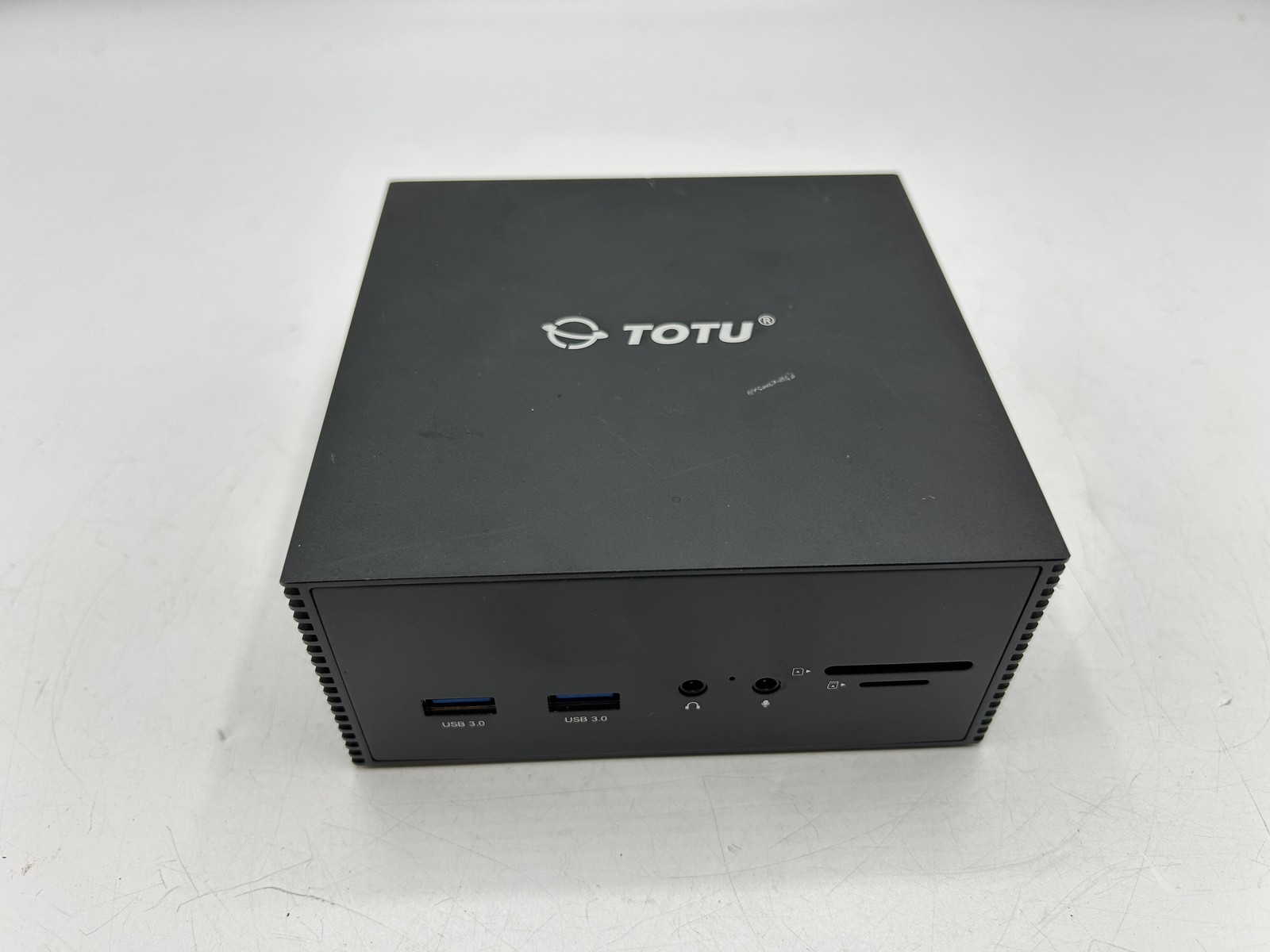 TOTU Universal USB-C 4K Triple Display Docking Station TT-DC002A - BLACK