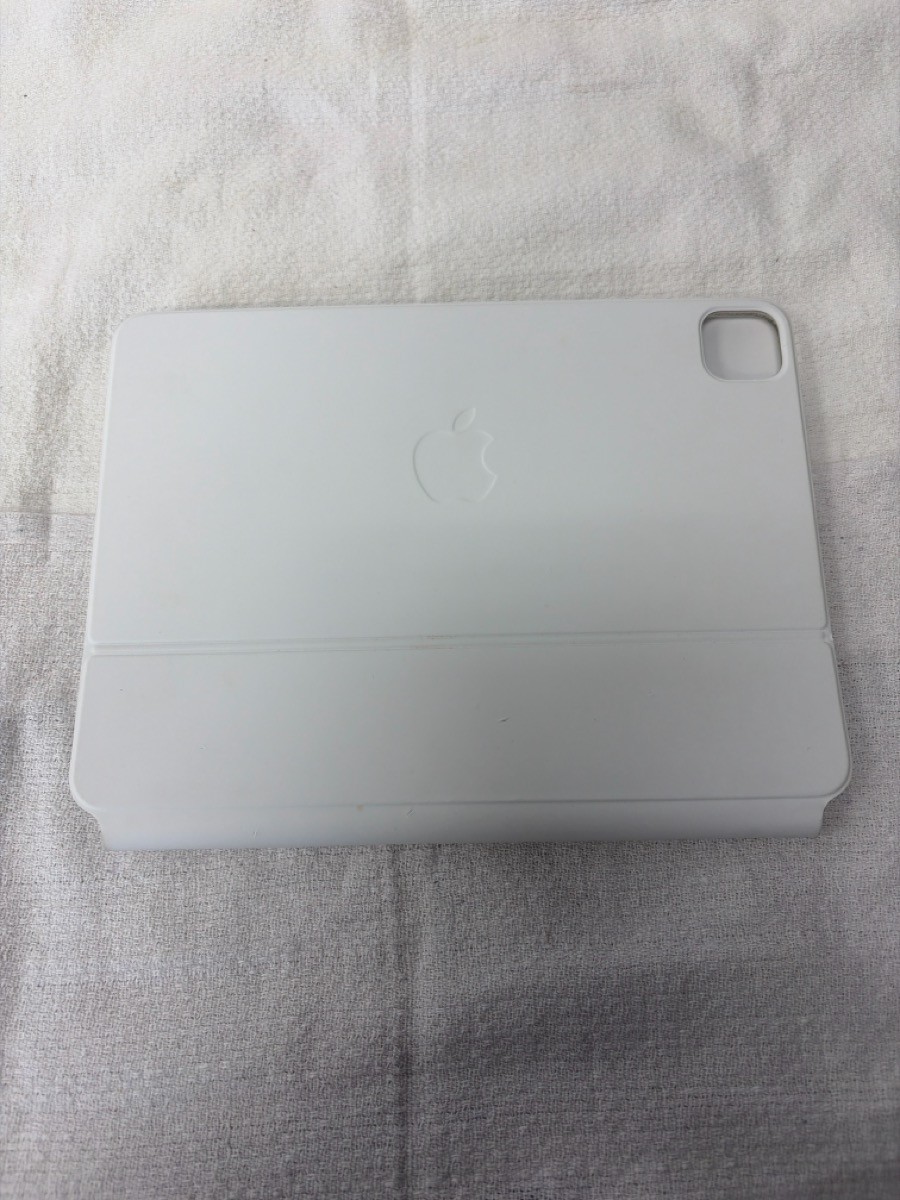 APPLE IPAD MAGIC KEYBOARD A2261 PRE-OWNED (P23017839)