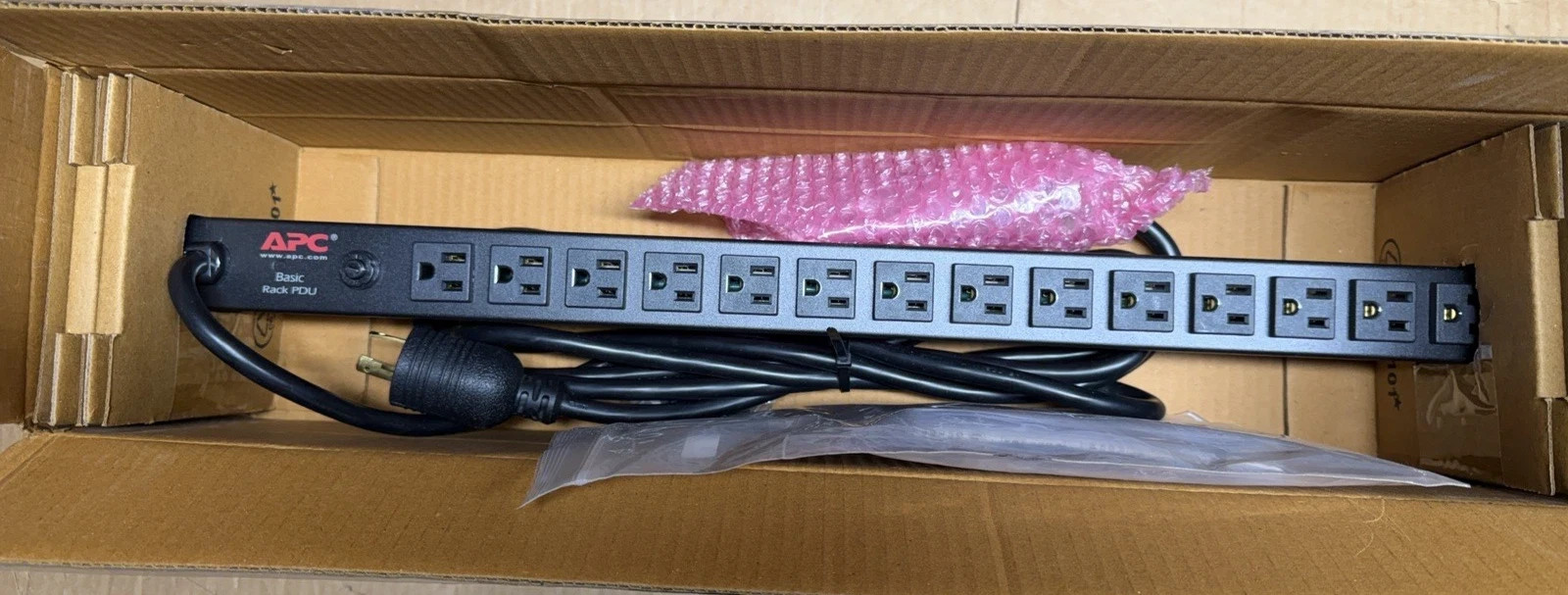 APC AP9567 Rack PDU Power Distribution Unit 15 Amp 14 Outlets