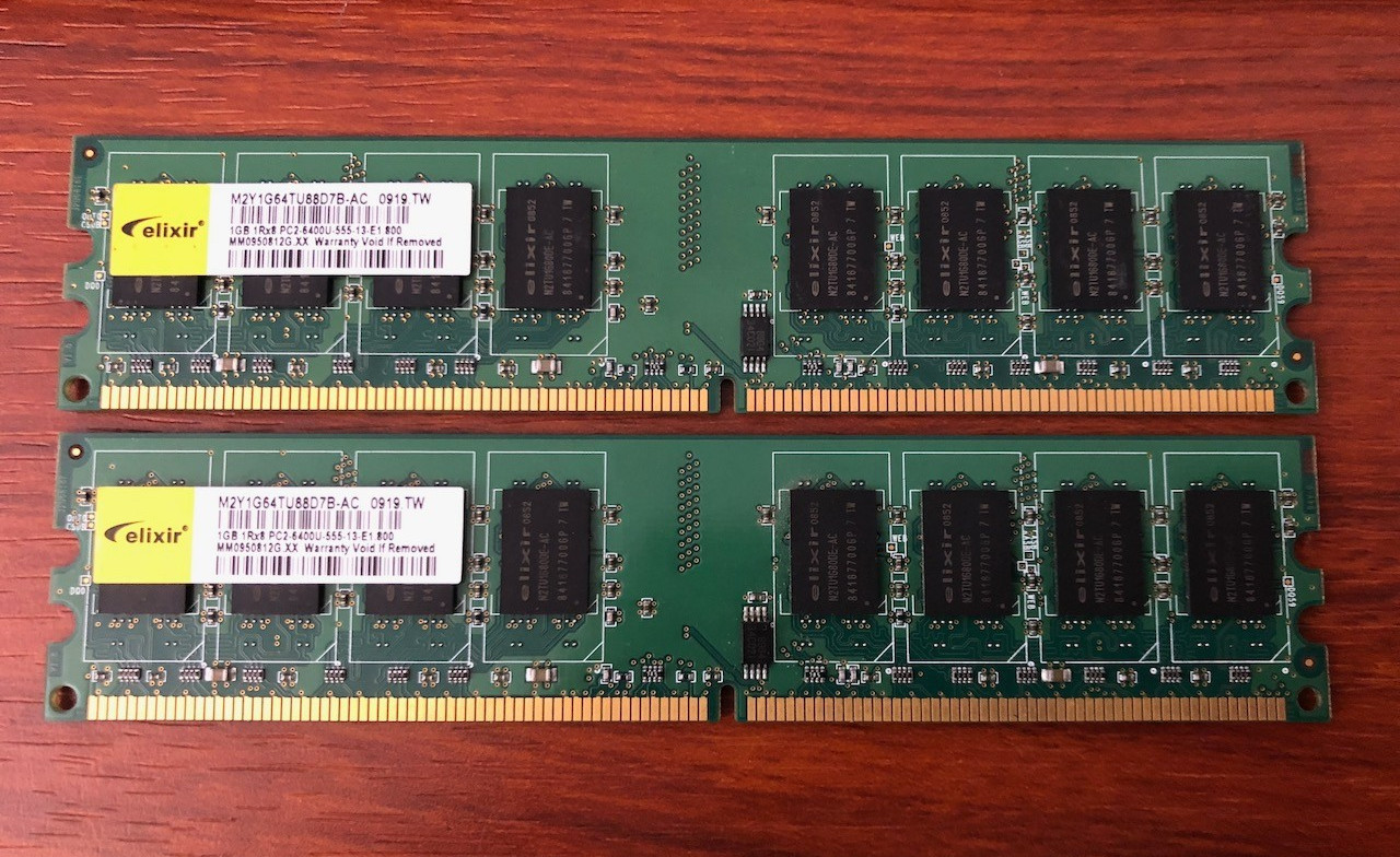 Elixir 2GB (2 x 1GB) DDR2 800MHz PC2-6400U DIMM 1Rx8 M2Y1G64TU88D7B-AC