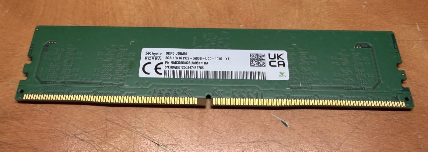 SK HYNIX 8GB 1Rx16 PC5-5600B DESKTOP DDR5 5600 UDIMM HMCG66AGBUA081N