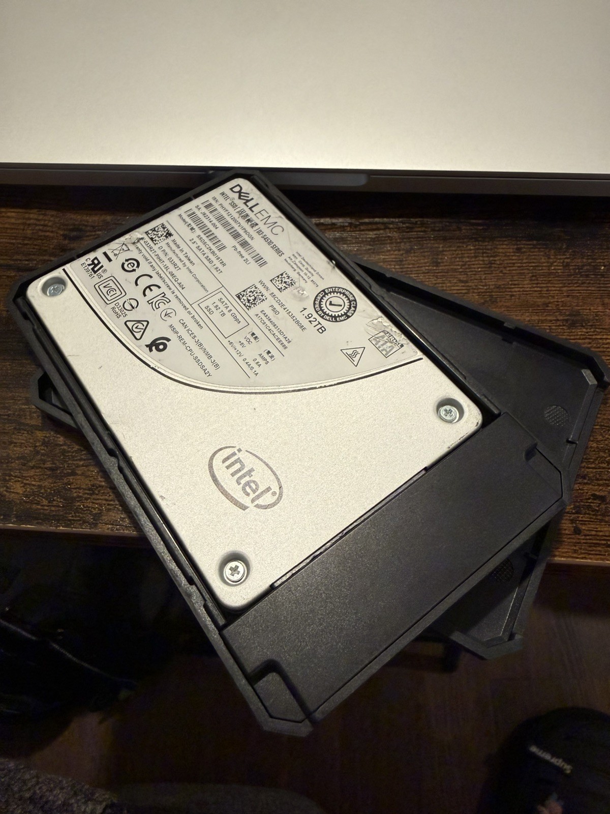 33R2T Dell EMC D3-S4510 1.92TB SATA 6Gb/s SSD New pull with low life write 033R2
