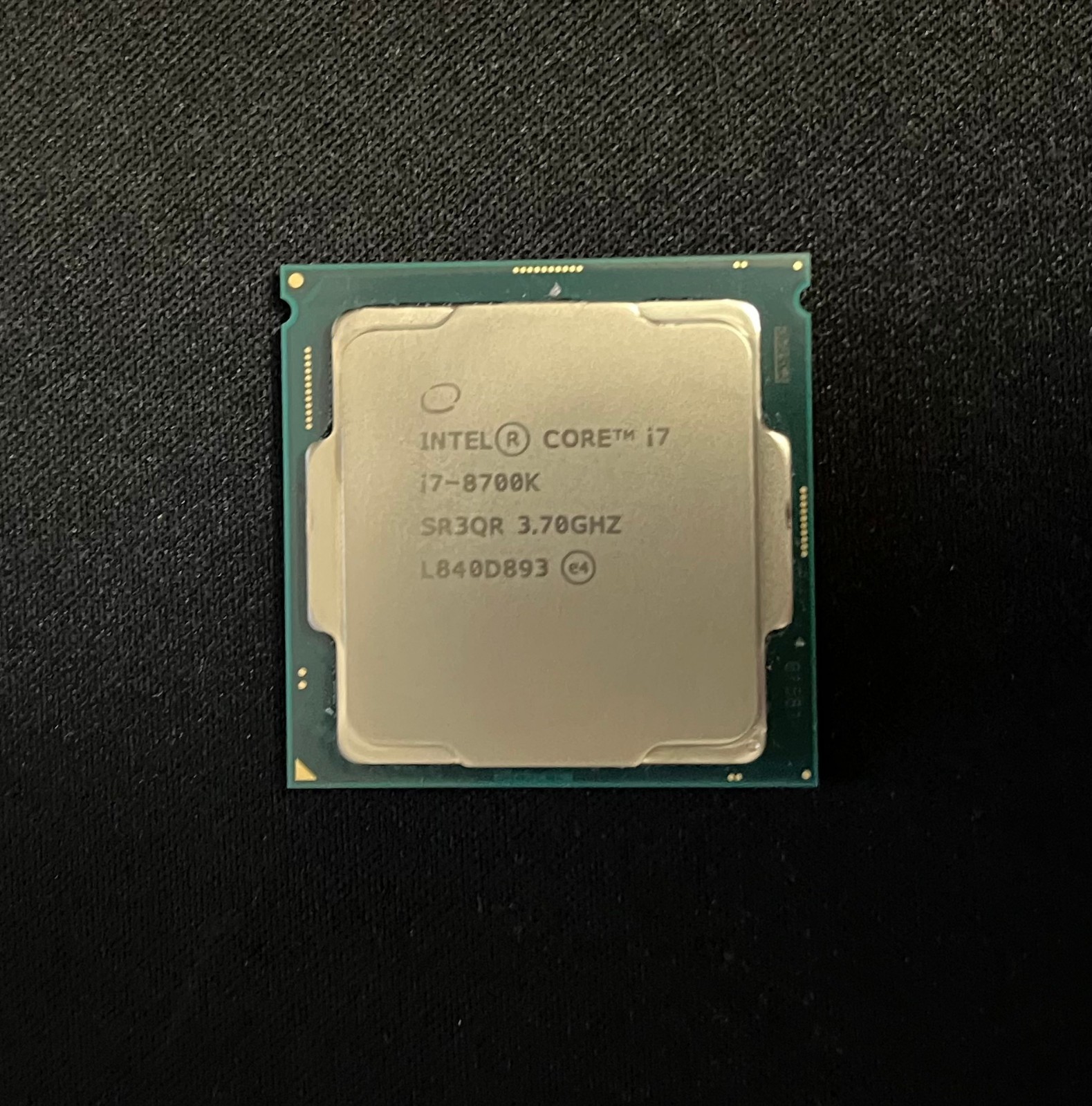 Intel Core i7-8700K Processor CPU (3.7GHz, 6 Cores, LGA 1151) - SR3QR