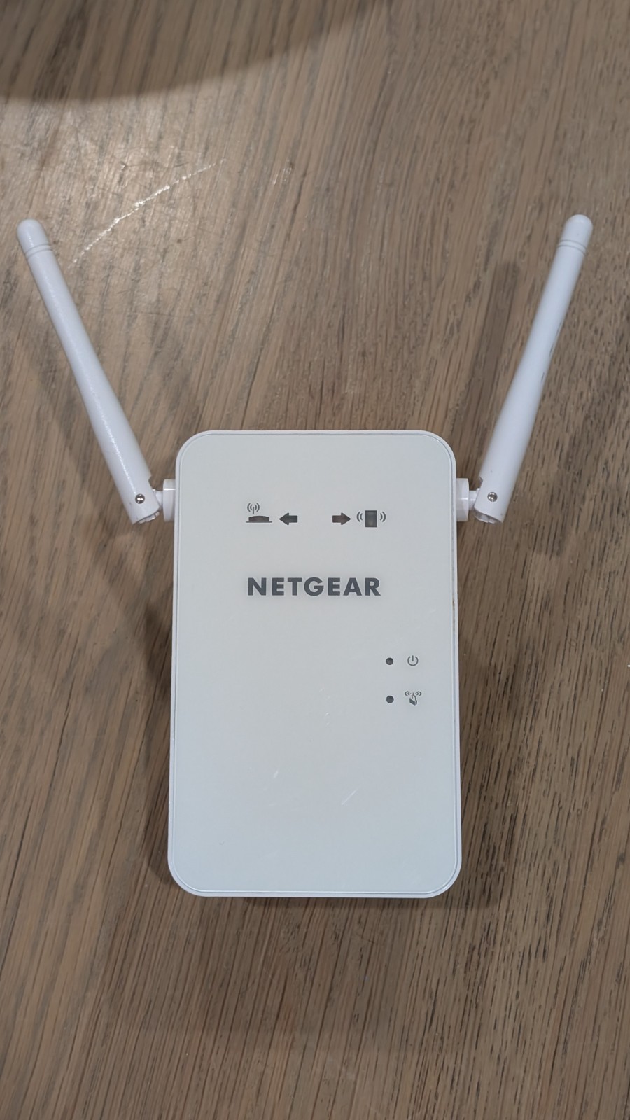 NETGEAR WIFI Range Extender Model EX6100v2