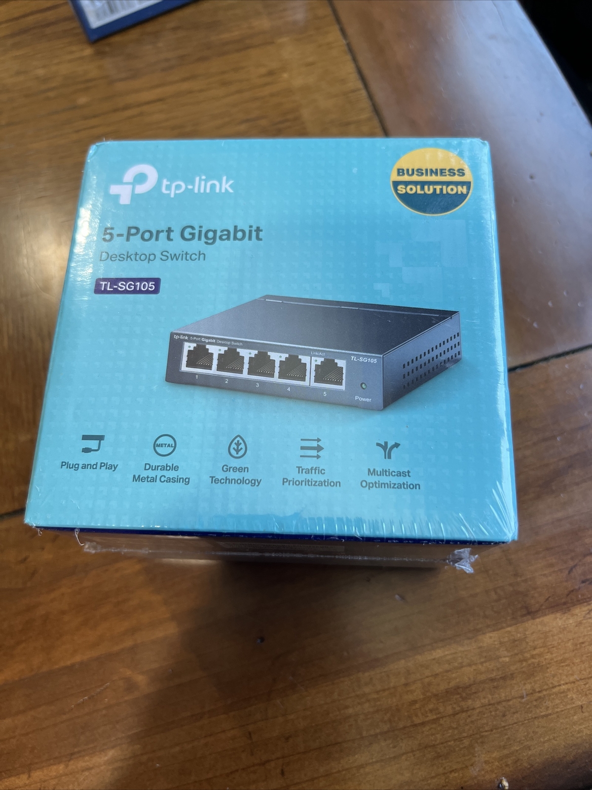 TP-LINK Technologies  TL-SG105 5 Port Gigabit 10/100/1000Mbps Switch New Sealed