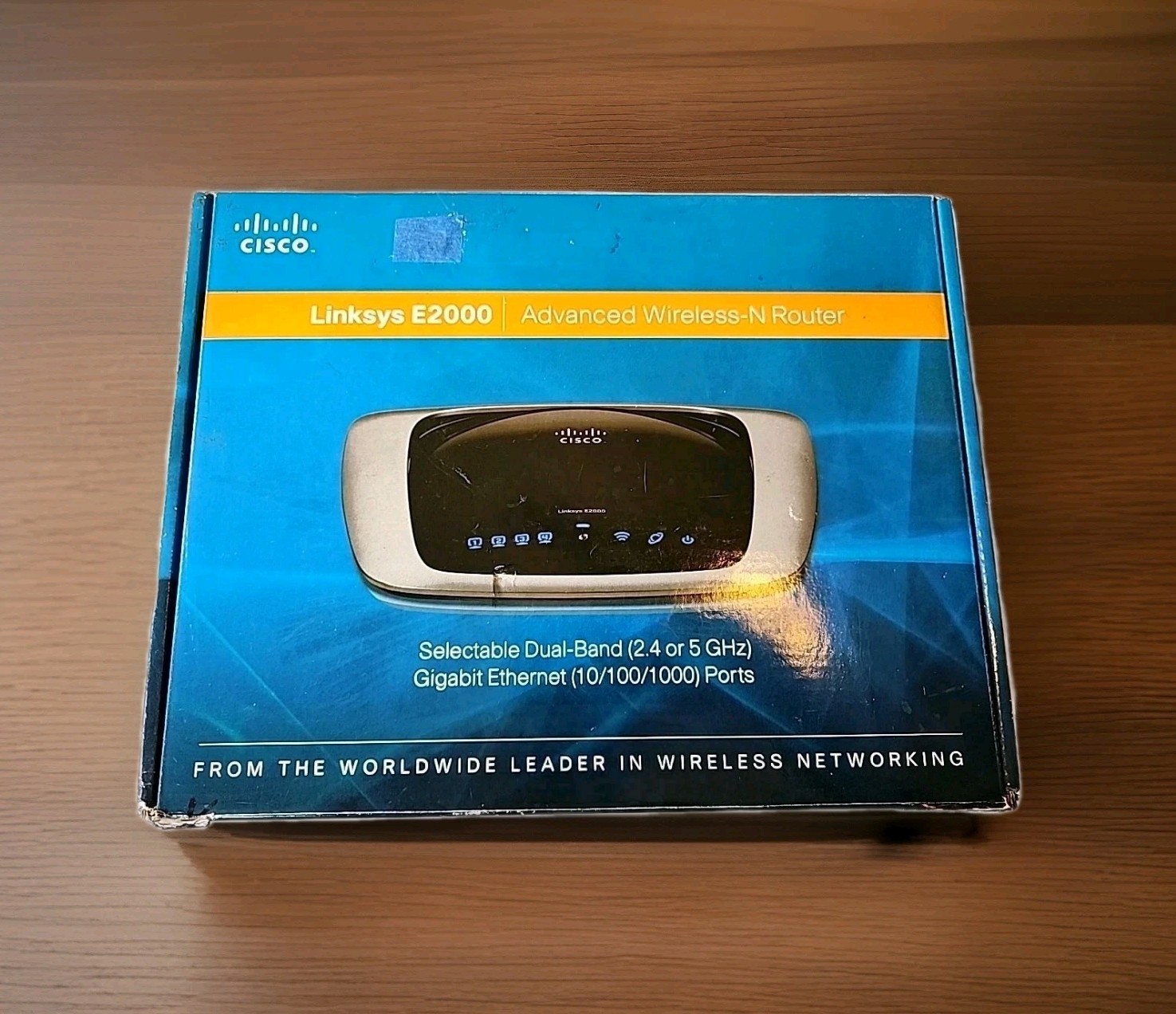 Cisco Linksys E2000 Complete Kit Advanced Wireless-N Router Duel-Band 2.4/5 GHz