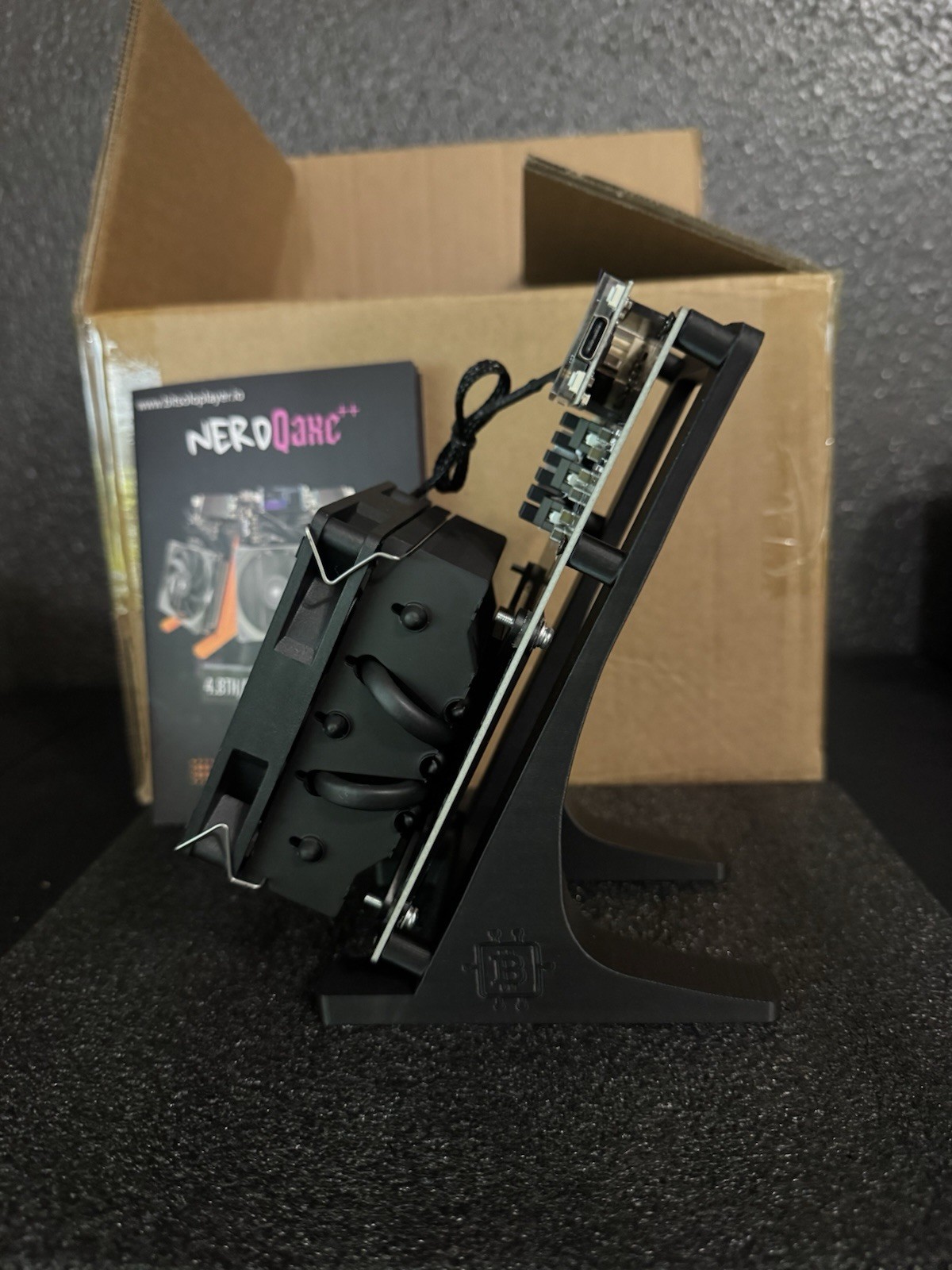 Nerdqaxe++ 4.8TH/s 