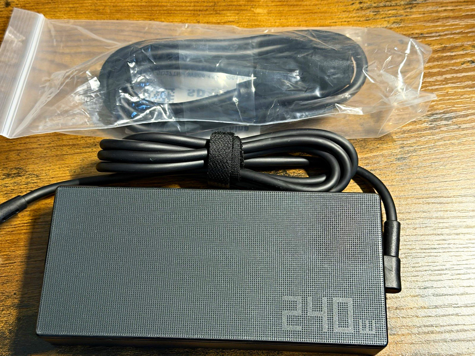 240W 20V 12A AC Adapter Power Supply Charger  ASUS ROG Zephyrus Duo 15 TUF HX