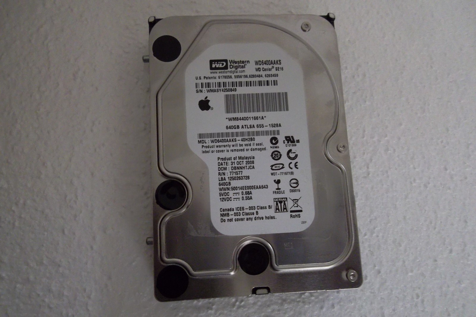 Apple Western Digital Desktop SATA Hard Drive 640 GB 3.5" WD6400AAKS 655-1528A