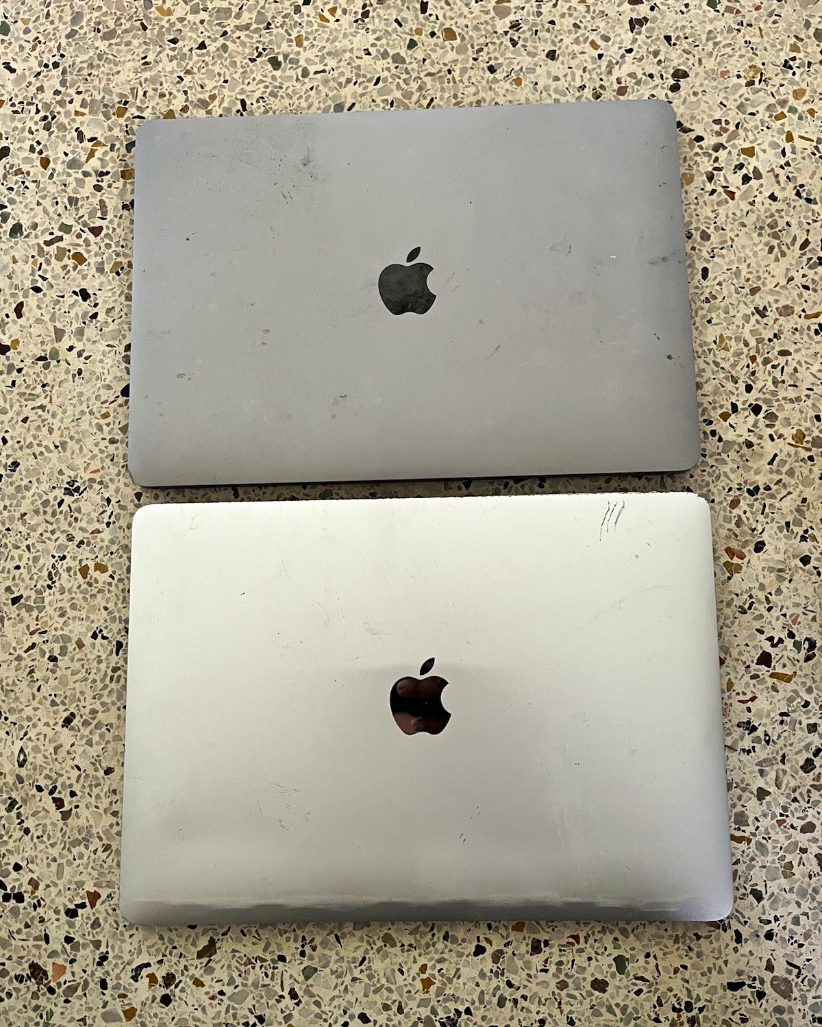 Apple MacBook Air A2337 13.3" M1 8GB 256GB SSD Silver/Gray For Parts LOT OF 2