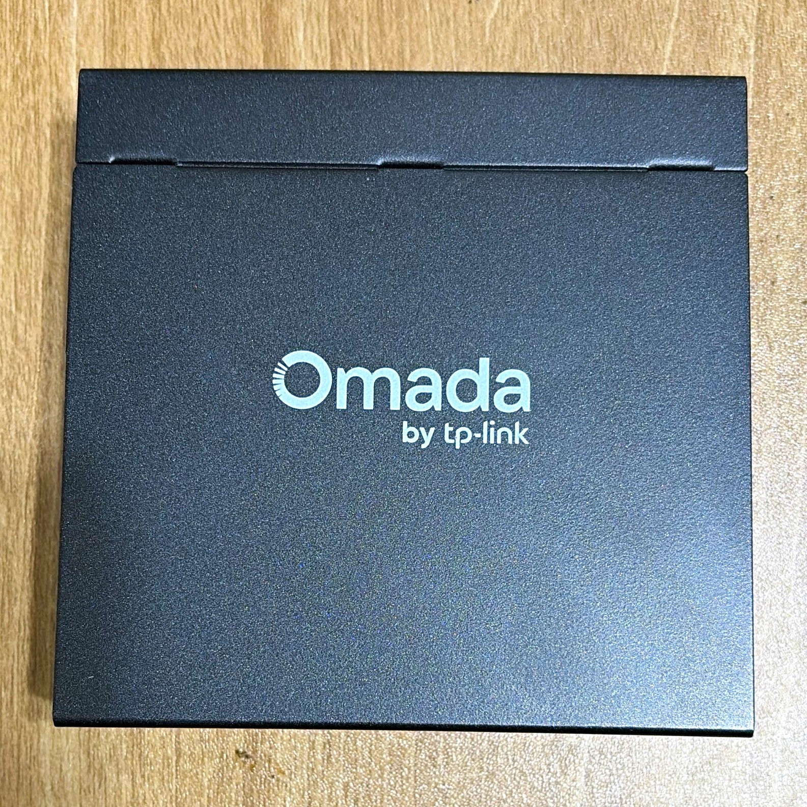 TP-LINK Omada OC200 v3 Cloud Controller Model Omada OC200 PoE powered