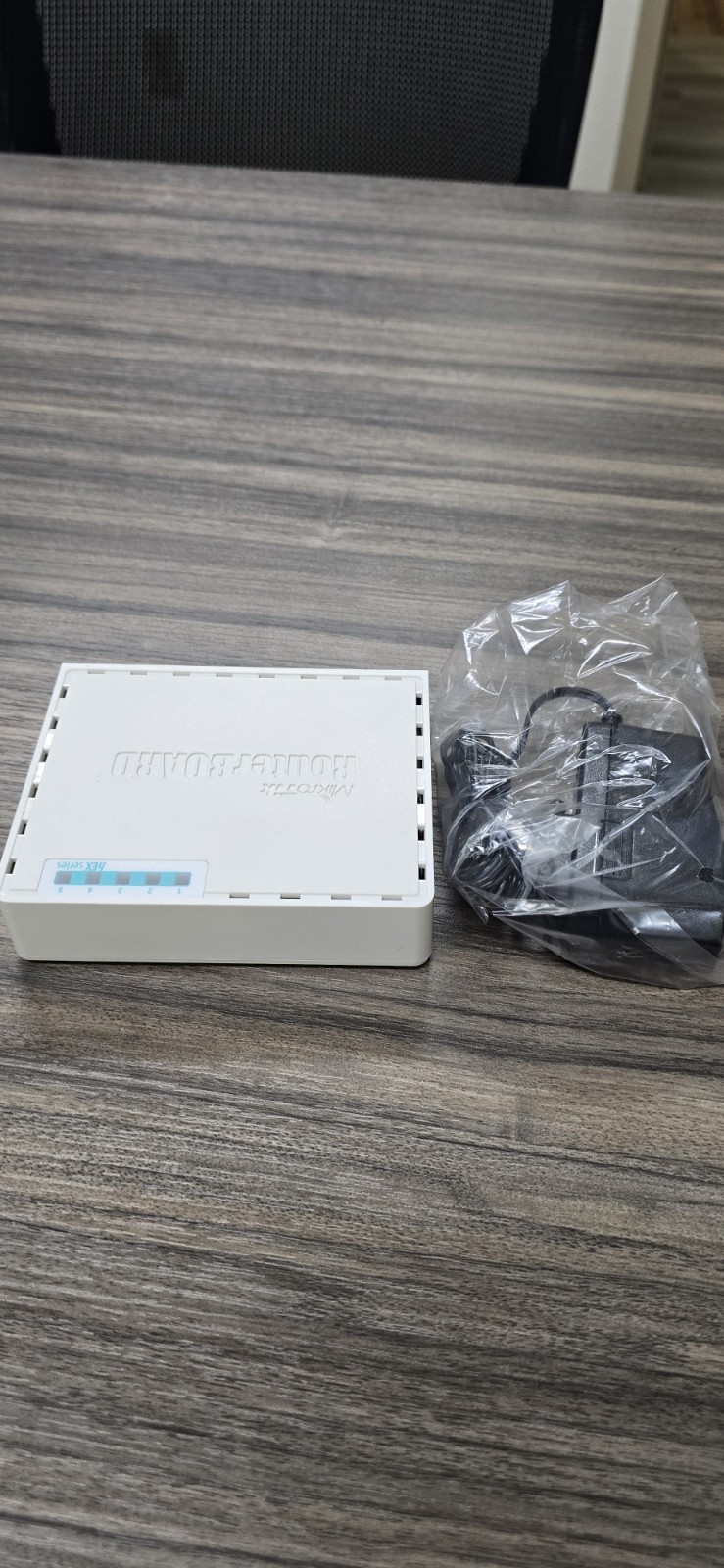 MikroTik Router hEX RB750Gr3. 5 Port Gigabit Router. 