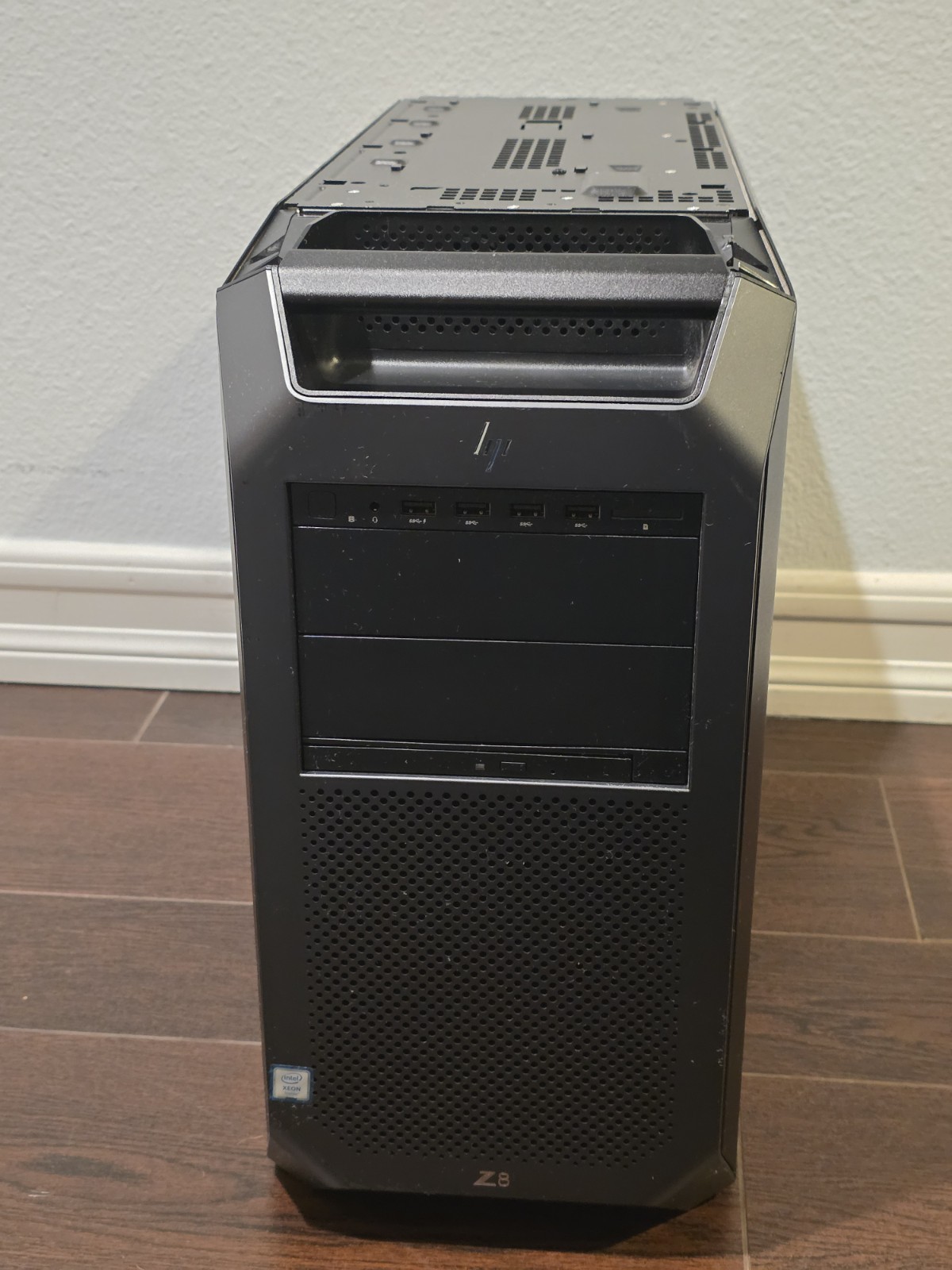 HP Z8 G4 Z8G4 Barebone Workstation w/ Intel Xeon Silver - No HDD No RAM No GPU