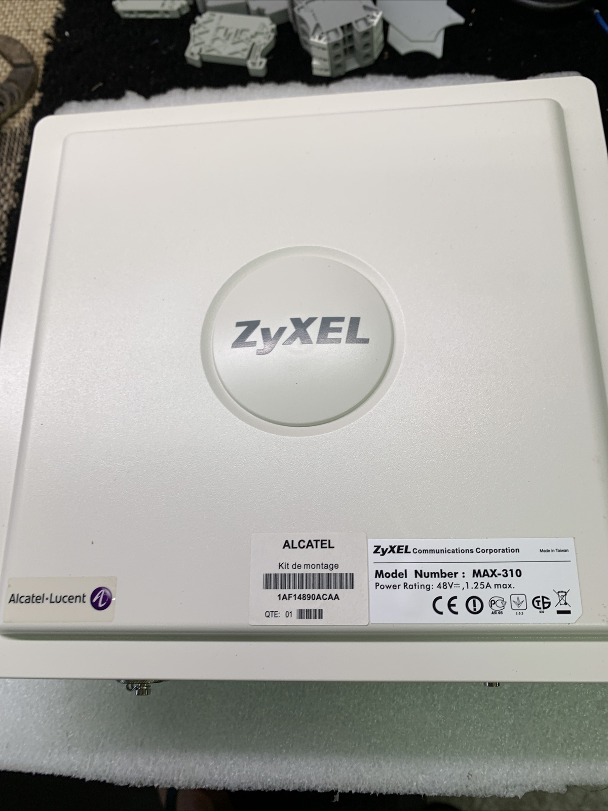 *** NEW ***ZyXEL MAX-310 WiMAX Outdoor Gateway