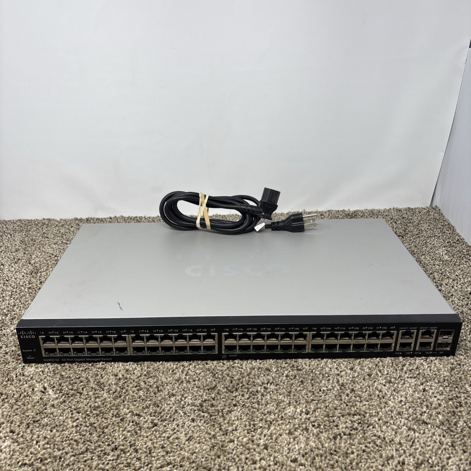CISCO SG300-52(SRW2048-K9 V04) 52-PORT GIGABIT MANAGED SWITCH- Tested