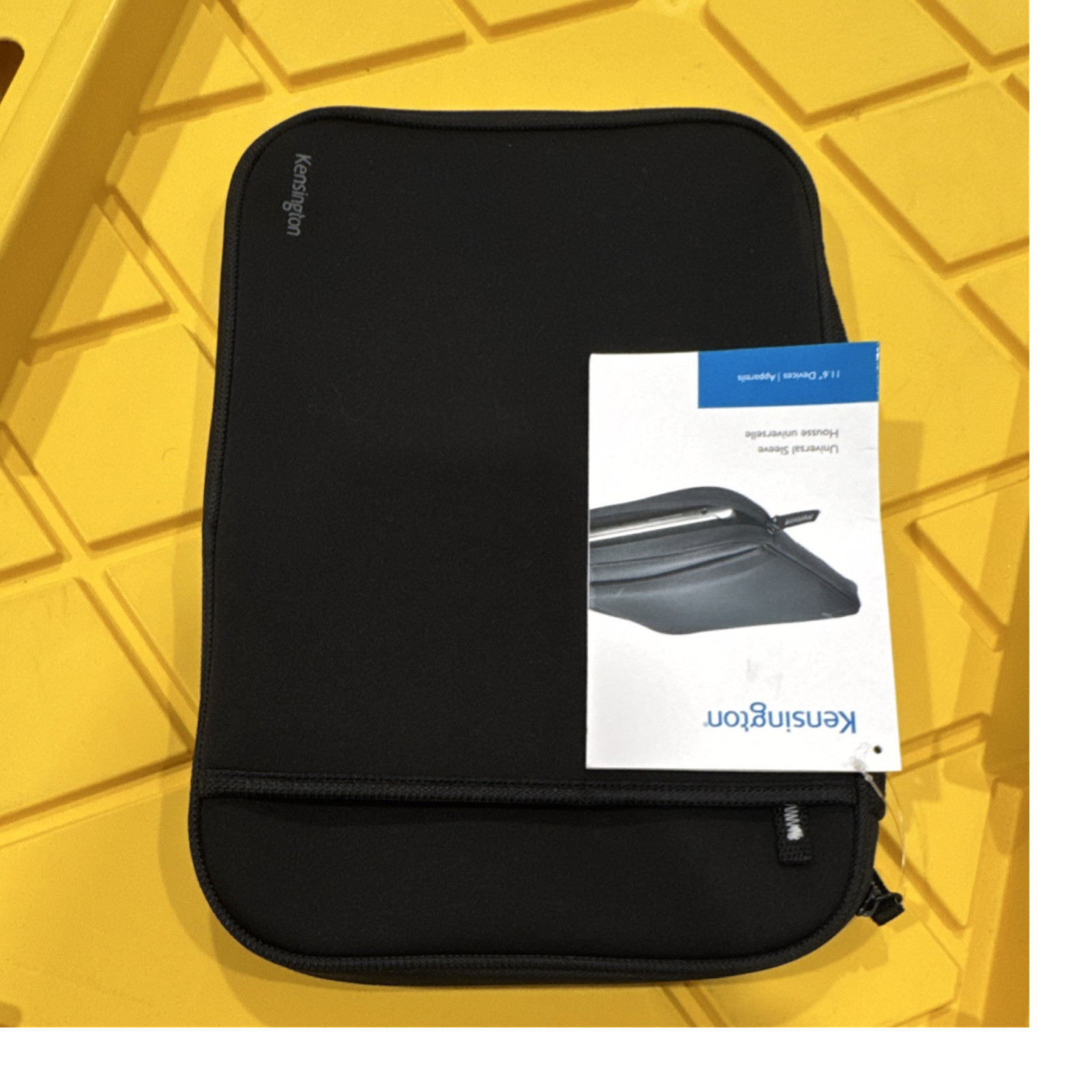 Kensington Neoprene Sleeve Case 11in Laptop Black Padded Zipper K62609WW
