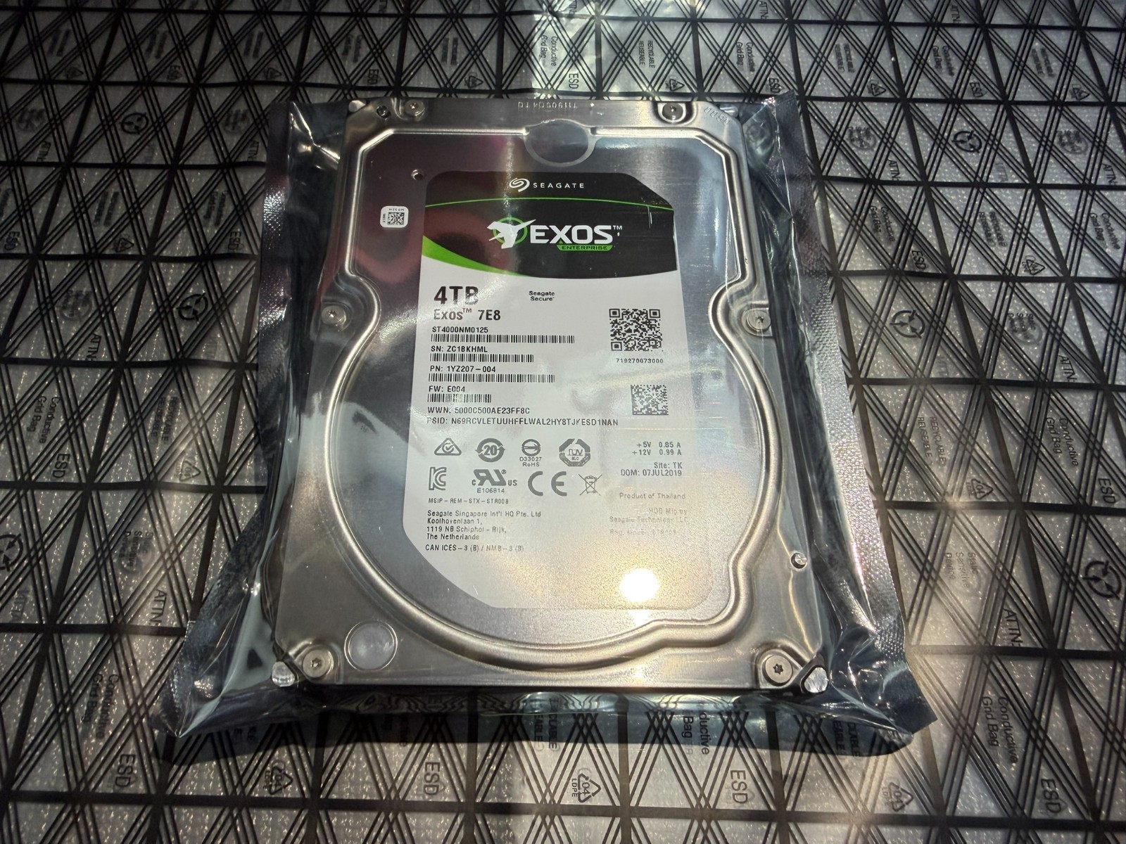 SEAGATE EXOS ST4000NM0125 3.5in 4TB SAS P/N: 1YZ207-004 SAS 3.5" (used)