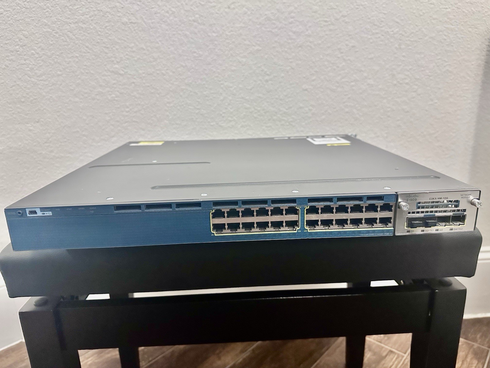 Cisco Catalyst WS-C3560X-24P-S 24 Port Gigabit PoE+ Switch w/ C3KX-NM-10G Module