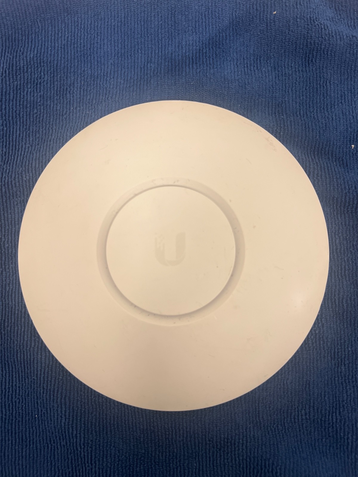 Ubiquiti UniFi nanoHD Compact 802.11ac Wave2 Wireless Access Point