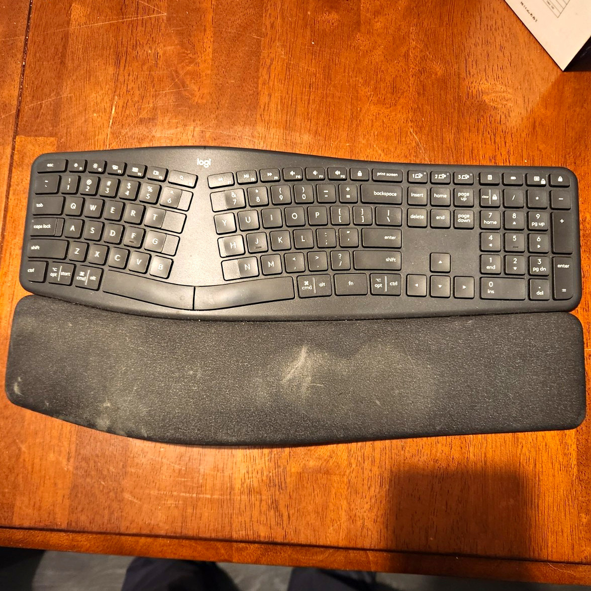 Logitech ERGO K860 Wireless Ergonomic Keyboard Built-In Wrist Rest Black