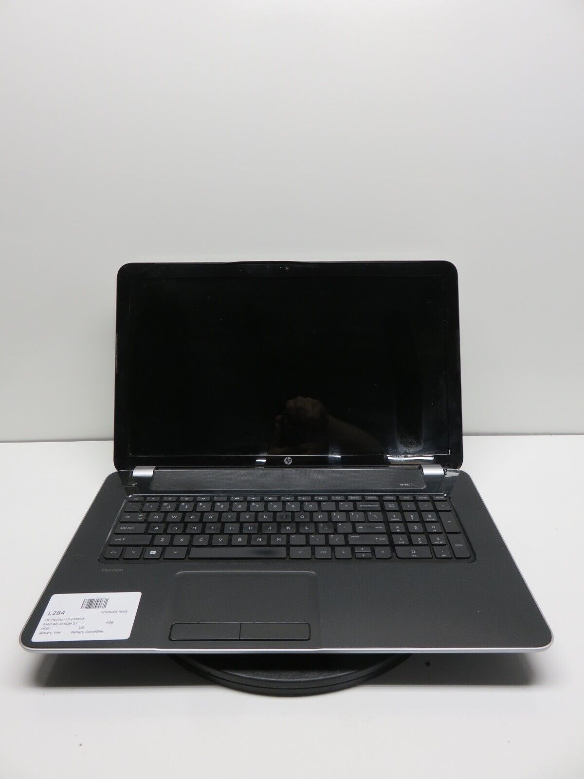 HP Pavilion 17-E016DX Laptop AMD A8-550M 4GB Ram No HDD or Battery