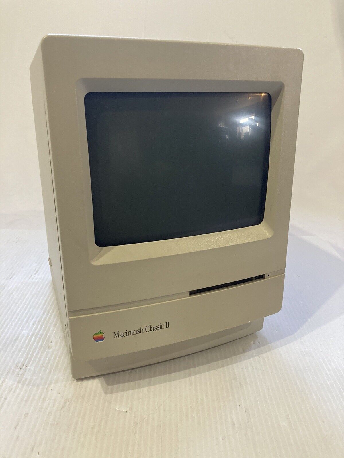 Vintage Apple Macintosh Mac Classic II Computer