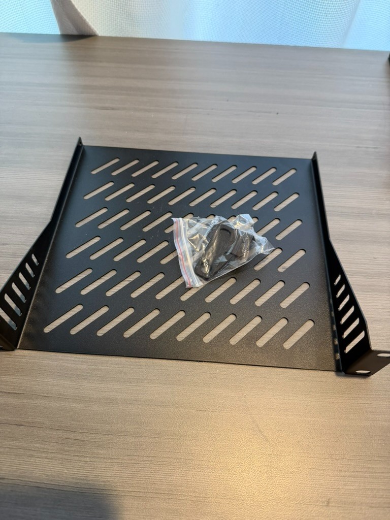 GeeekPi 1U Server Rack Shelf 10" Vented Cantilever Tray