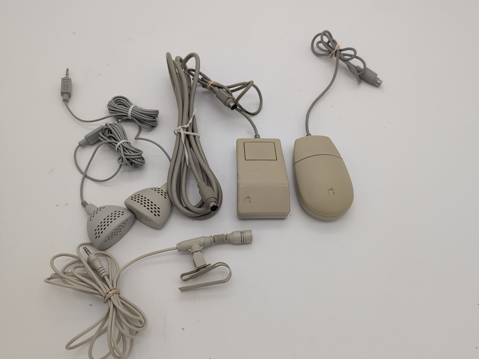 Vintage Apple Accessories - Bus Mouse G5431 M2706, 590-0552 Cable, Microphones 