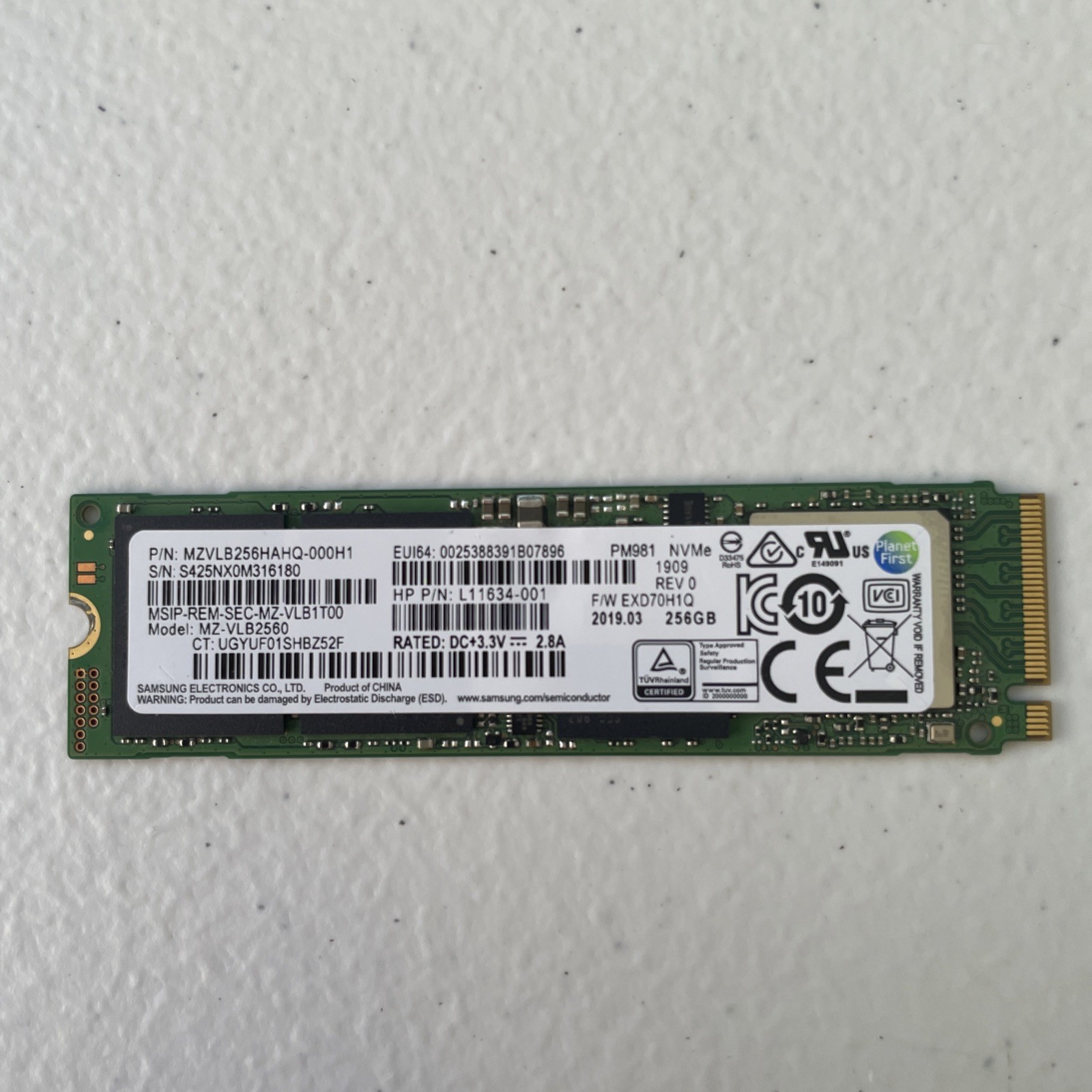 Samsung PM951 256GB M.2 NVMe Internal SSD TLC MZVLV256HCHP-000D1