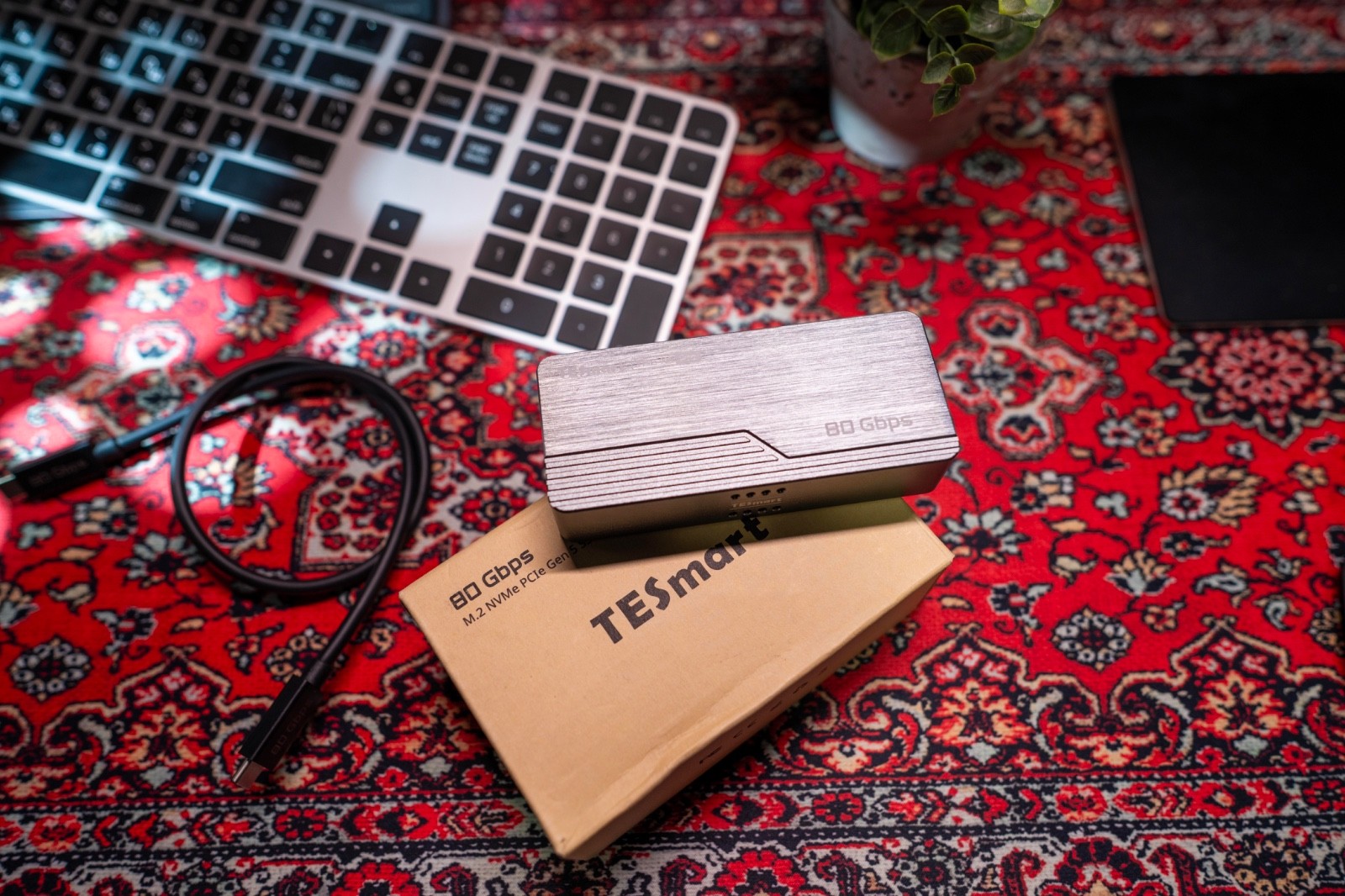 TESmart TBE-X5Pro Thunderbolt 5 USB4 80Gbps PCIe 5.0 NVMe SSD Enclosure