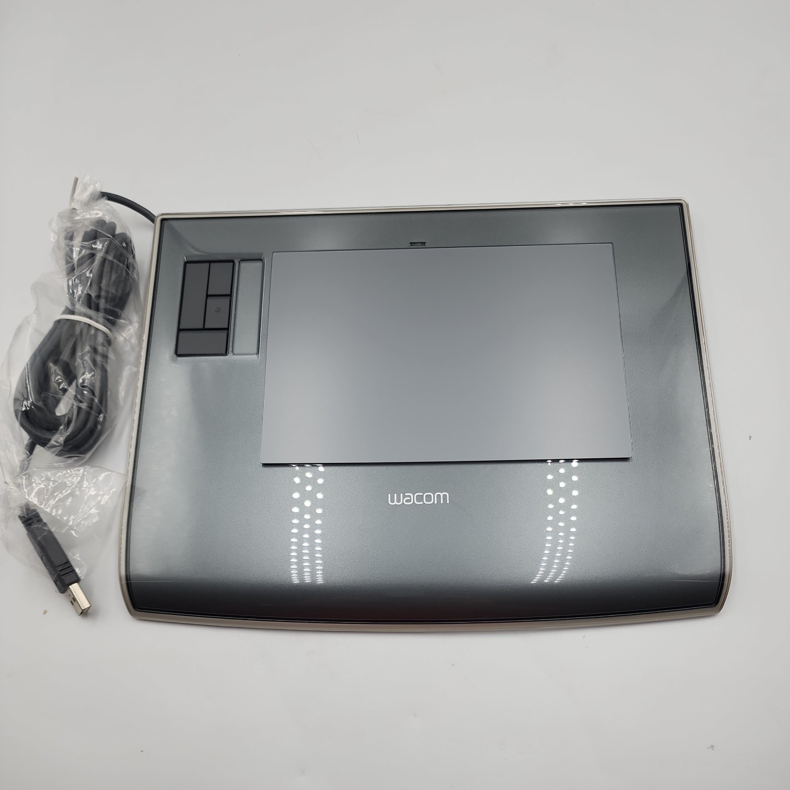 WACOM INTUOS3 GRAPHIC TABLET 4" x 6" - Model PTZ-431W Made In Japan 